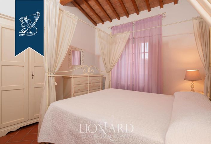Image No.19-13 Bed Villa for sale