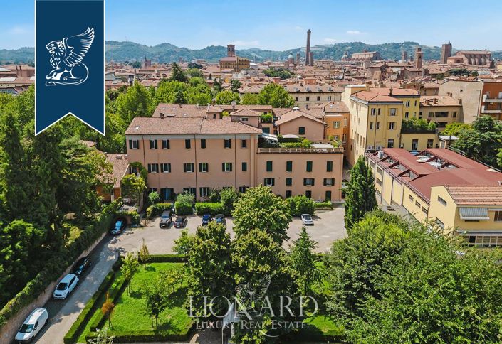 Image No.22-5 Bed Apartment for sale