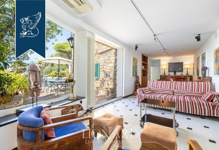 Image No.14-8 Bed Villa for sale