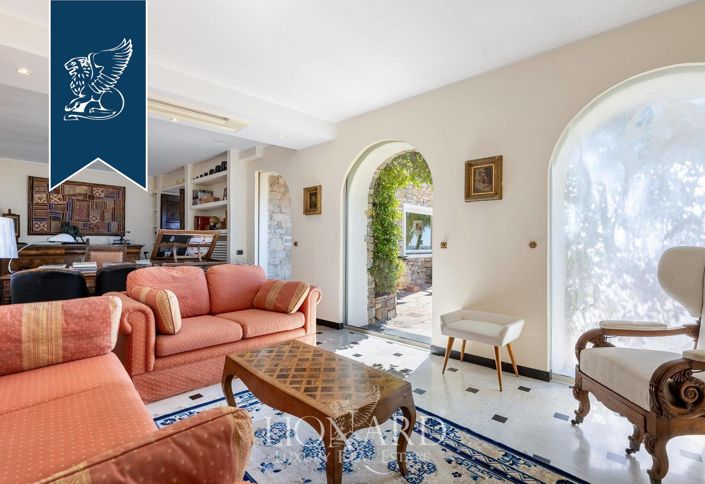 Image No.16-8 Bed Villa for sale
