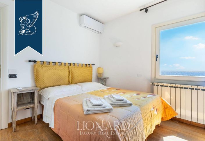 Image No.30-8 Bed Villa for sale
