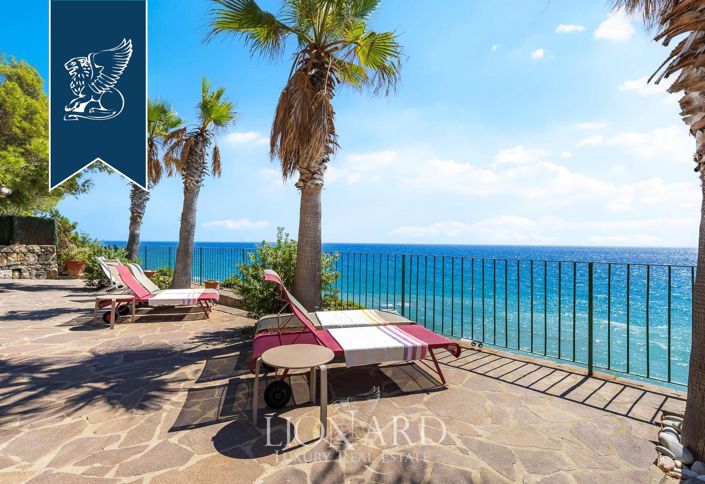 Image No.7-8 Bed Villa for sale