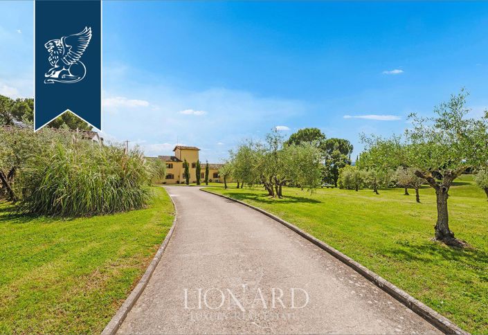 Image No.4-7 Bed Villa for sale