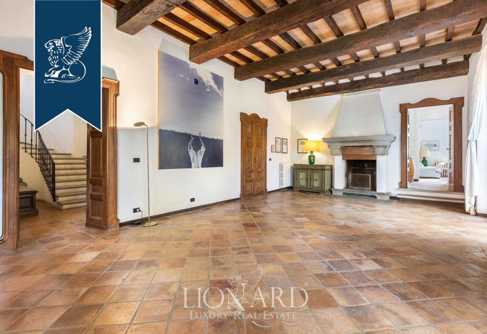 Image No.16-8 Bed Villa for sale