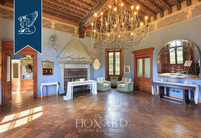 Image No.18-12 Bed Villa for sale