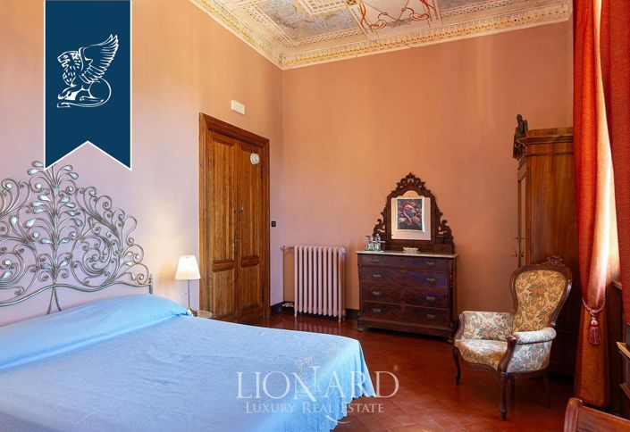 Image No.29-12 Bed Villa for sale