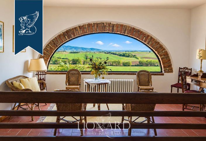 Image No.25-8 Bed Villa for sale