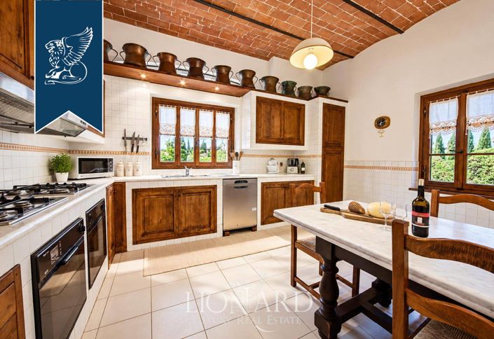 Image No.32-8 Bed Villa for sale
