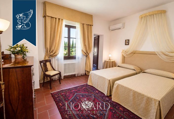 Image No.38-8 Bed Villa for sale