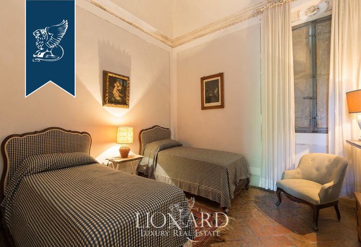 Image No.58-70 Bed Property for sale