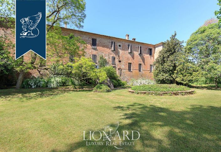 Image No.7-70 Bed Property for sale