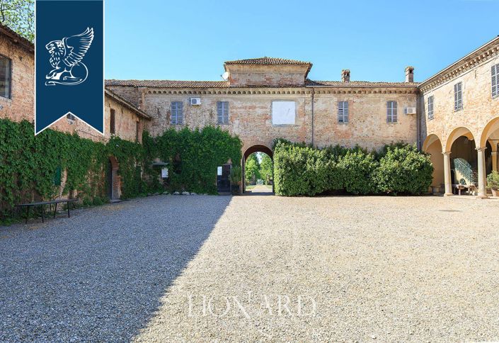 Image No.8-70 Bed Property for sale