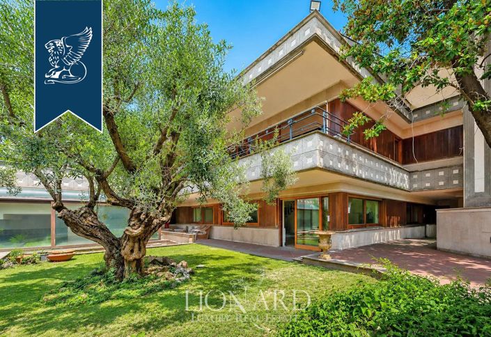 Image No.5-5 Bed Villa for sale