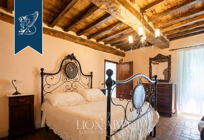 Image No.24-5 Bed Country House for sale