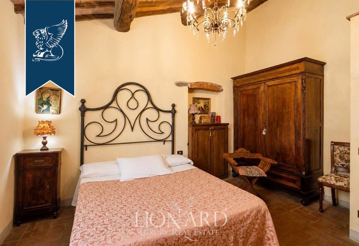 Image No.25-5 Bed Country House for sale