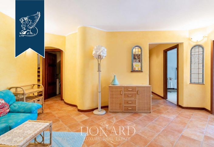 Image No.17-8 Bed Villa for sale