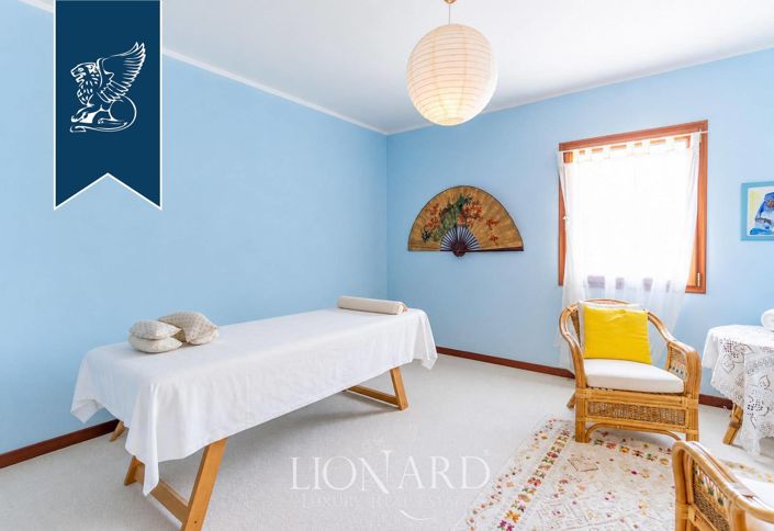 Image No.27-8 Bed Villa for sale