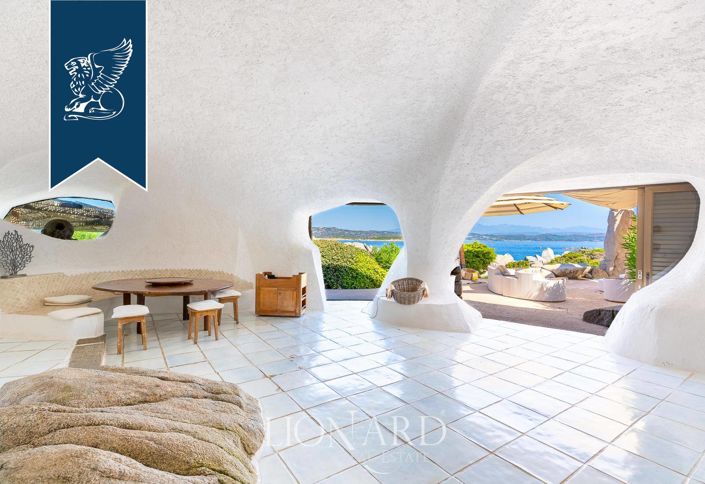 Image No.18-12 Bed Villa for sale