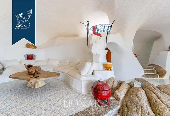 Image No.19-12 Bed Villa for sale