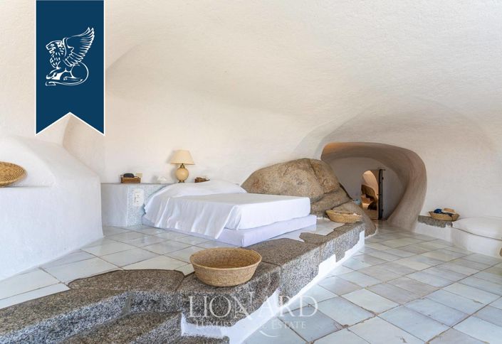 Image No.21-12 Bed Villa for sale