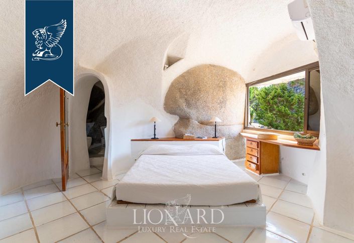 Image No.26-12 Bed Villa for sale
