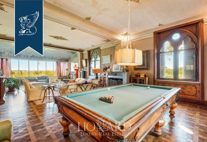 Image No.18-12 Bed Villa for sale