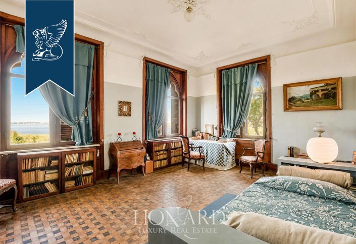 Image No.25-12 Bed Villa for sale