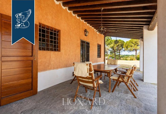 Image No.14-6 Bed Farmhouse for sale