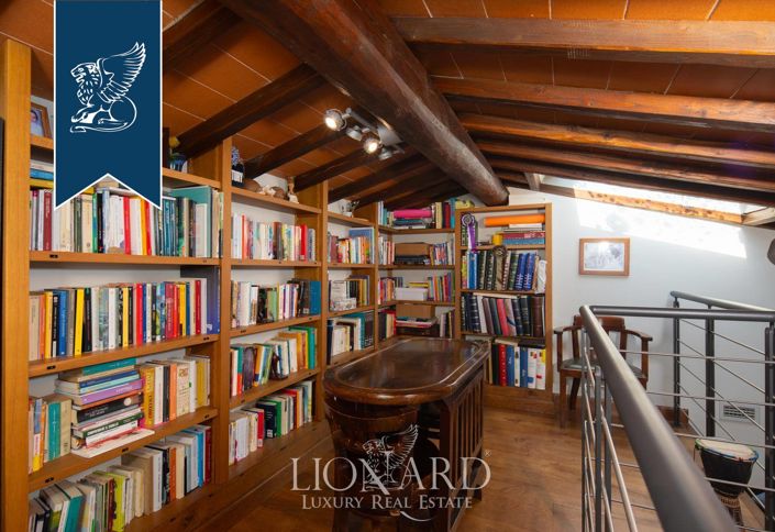 Image No.20-6 Bed Farmhouse for sale