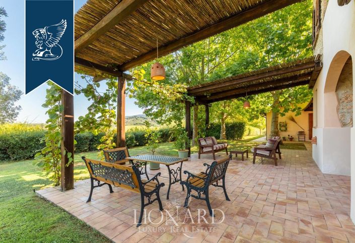 Image No.12-7 Bed Villa for sale