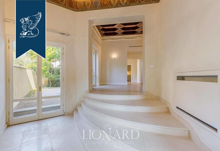 Image No.9-5 Bed Villa for sale