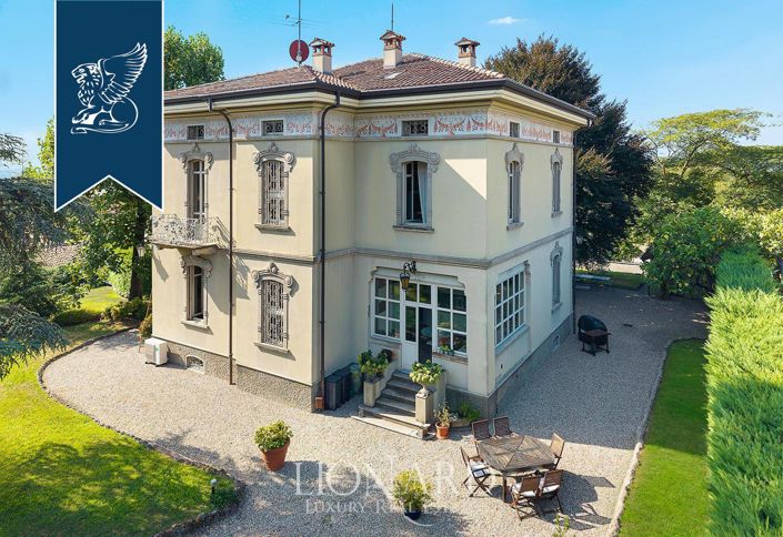 Image No.2-6 Bed Villa for sale