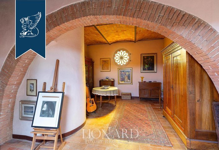 Image No.10-5 Bed Villa for sale