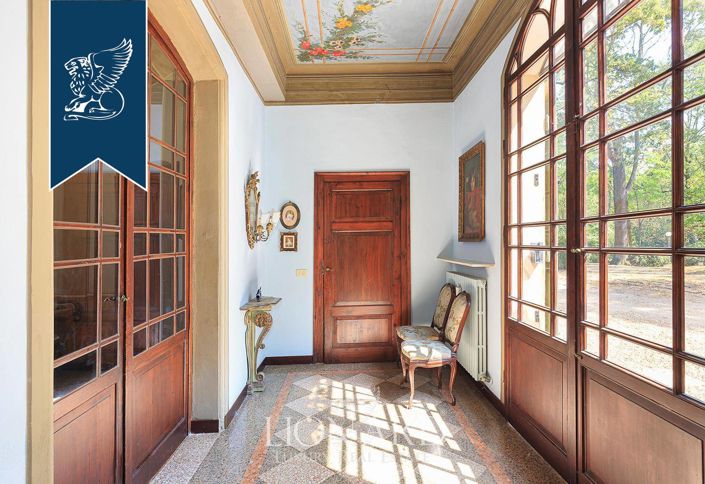 Image No.9-5 Bed Villa for sale