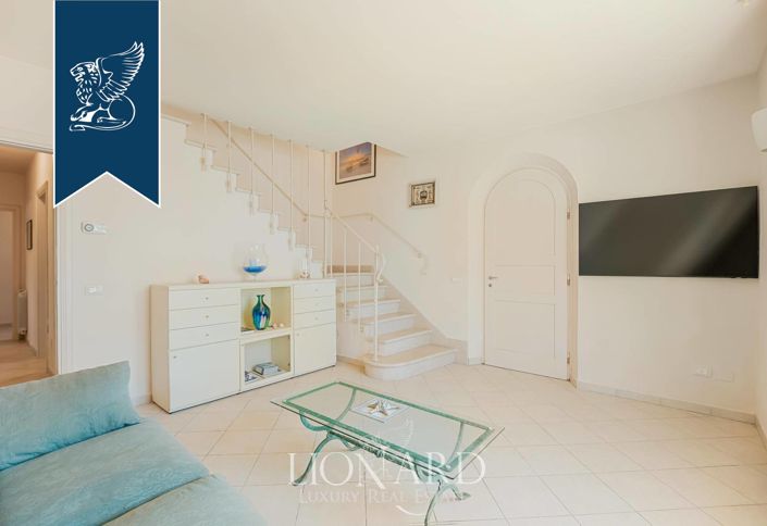 Image No.9-6 Bed Villa for sale