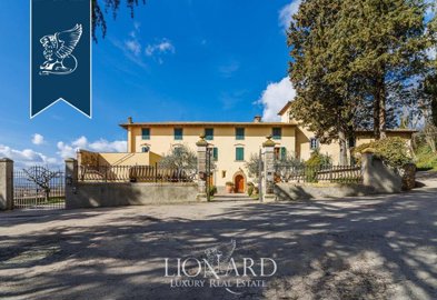 137007