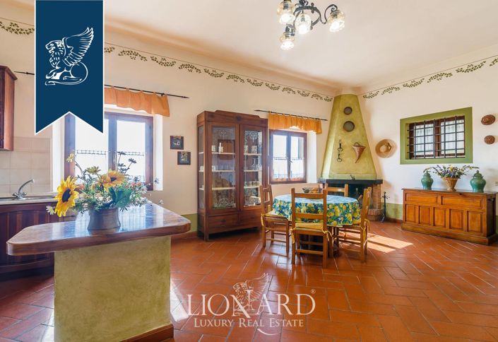 Image No.41-13 Bed Farmhouse for sale