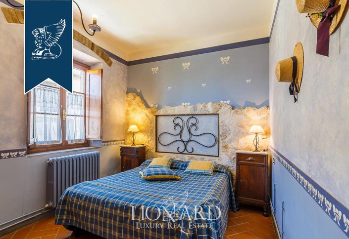 Image No.51-13 Bed Farmhouse for sale