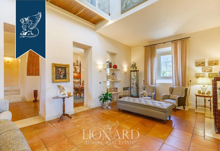 Image No.22-5 Bed Villa for sale