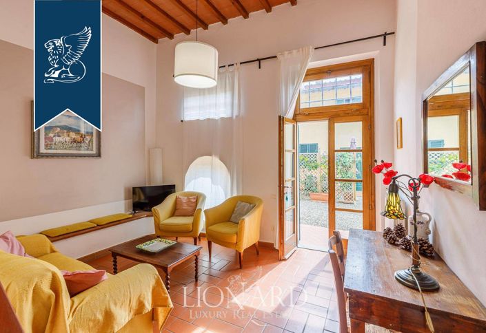 Image No.29-40 Bed Villa for sale
