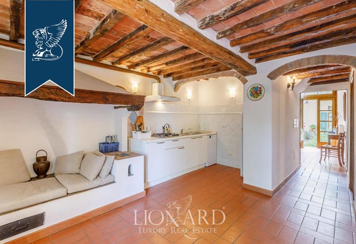Image No.32-40 Bed Villa for sale