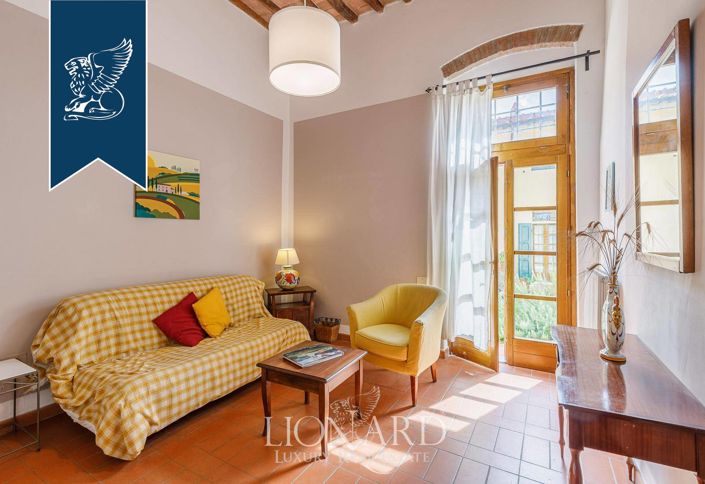 Image No.33-40 Bed Villa for sale