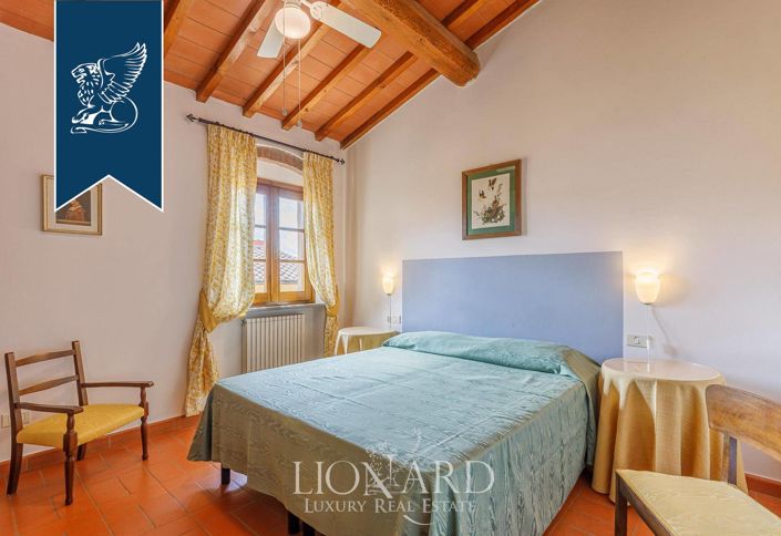 Image No.37-40 Bed Villa for sale
