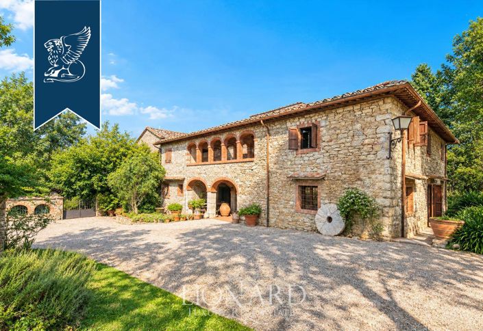 Image No.9-9 Bed Farmhouse for sale