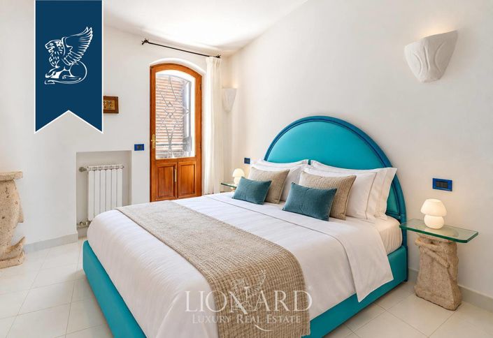 Image No.20-7 Bed Villa for sale
