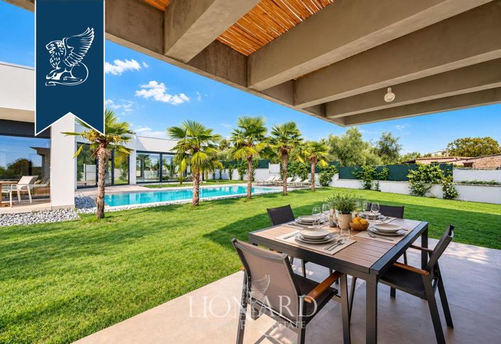 Image No.4-3 Bed Villa for sale