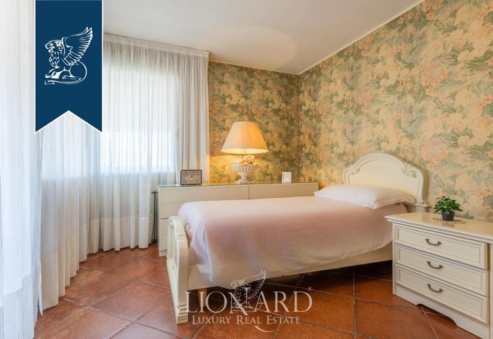 Image No.20-6 Bed Apartment for sale
