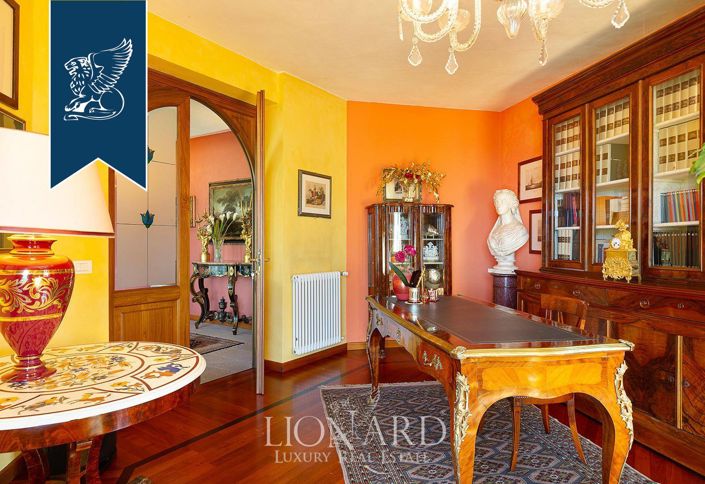 Image No.30-5 Bed Villa for sale