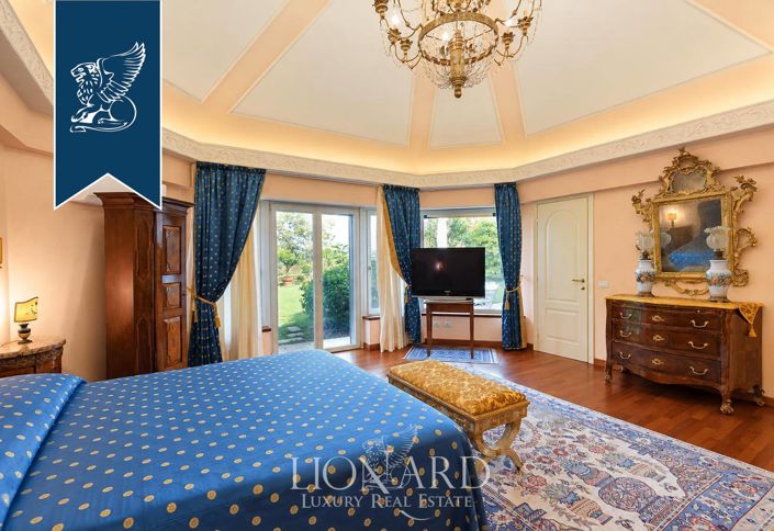 Image No.36-5 Bed Villa for sale
