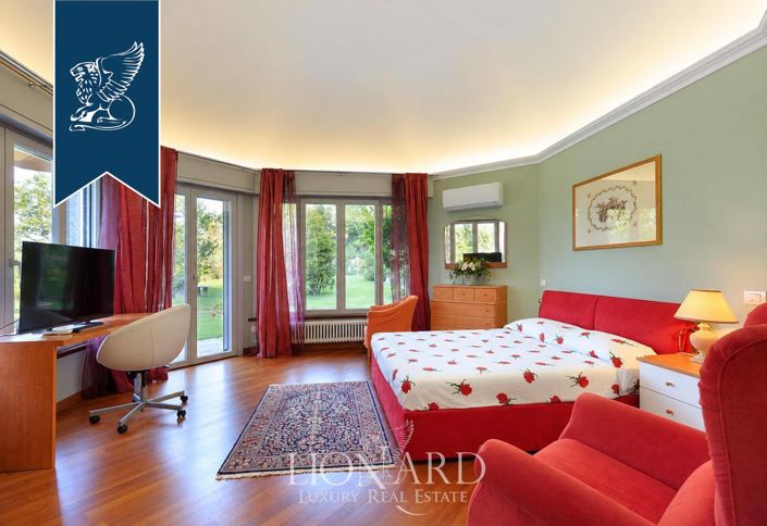 Image No.38-5 Bed Villa for sale
